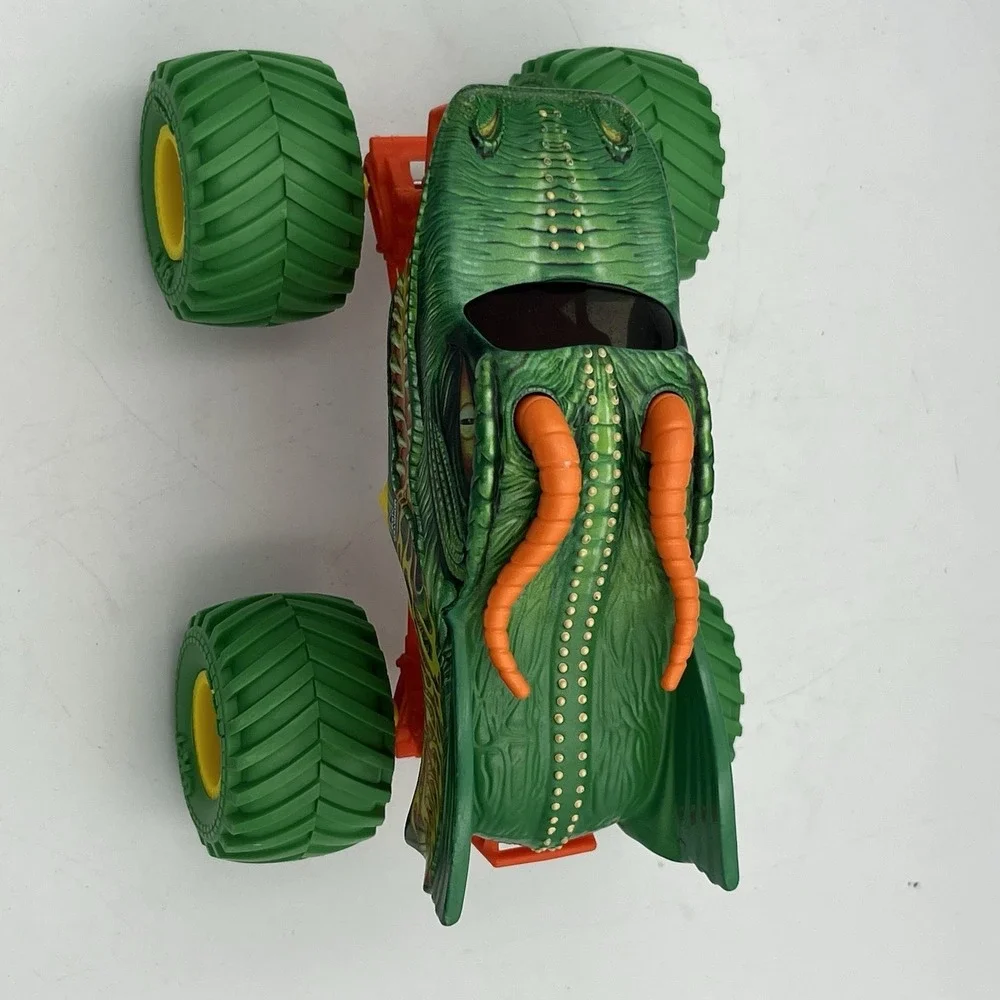 Monster Jam Truck DRAGON  Yellow Tires 2023 The BIG ONE Spin Master 7